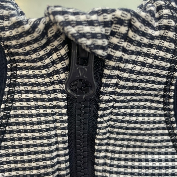 LULULEMON Blue and Black Jacket - Picture 5 of 6